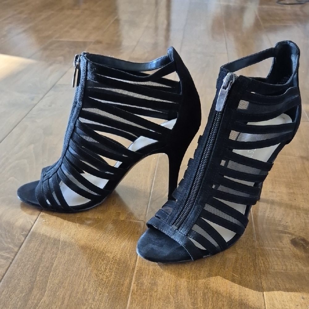 Good Condition Nine West Black Strappy Heels with Zipper
